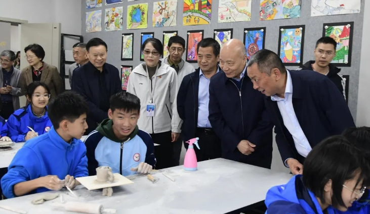 江西省關工委赴景德鎮市調研基層關工委組織規范化建設工作
