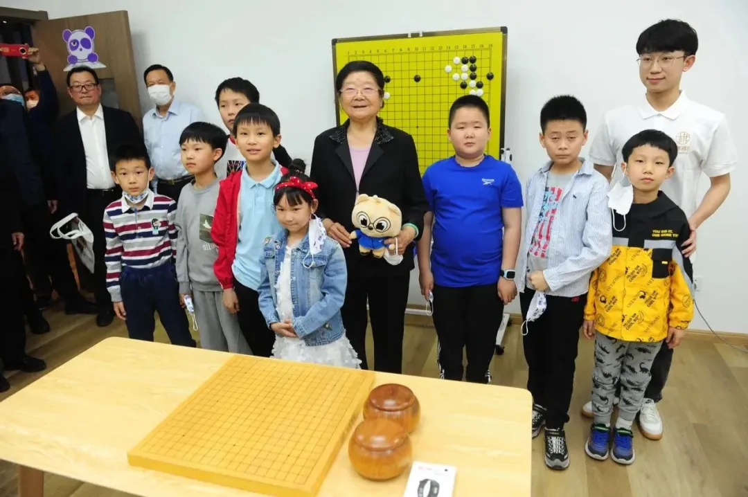 《天津日報》報道華夏未來文化藝術基金會五育融合育新人 奮楫不息助未來 耕耘不止結碩果