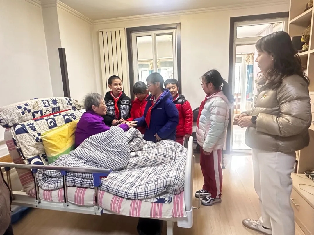 北京市各區關工委開展“學雷鋒紀念日”活動
