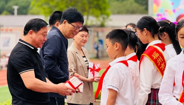 法潤(rùn)校園 護(hù)航成長(zhǎng)——福建省關(guān)工委聯(lián)合多部門(mén)開(kāi)展迎“六一”主題活動(dòng)
