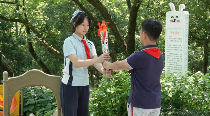 浙江省杭州市關(guān)工委舉行慶“六一”活動(dòng)暨“紅領(lǐng)巾活動(dòng)周”啟動(dòng)儀式