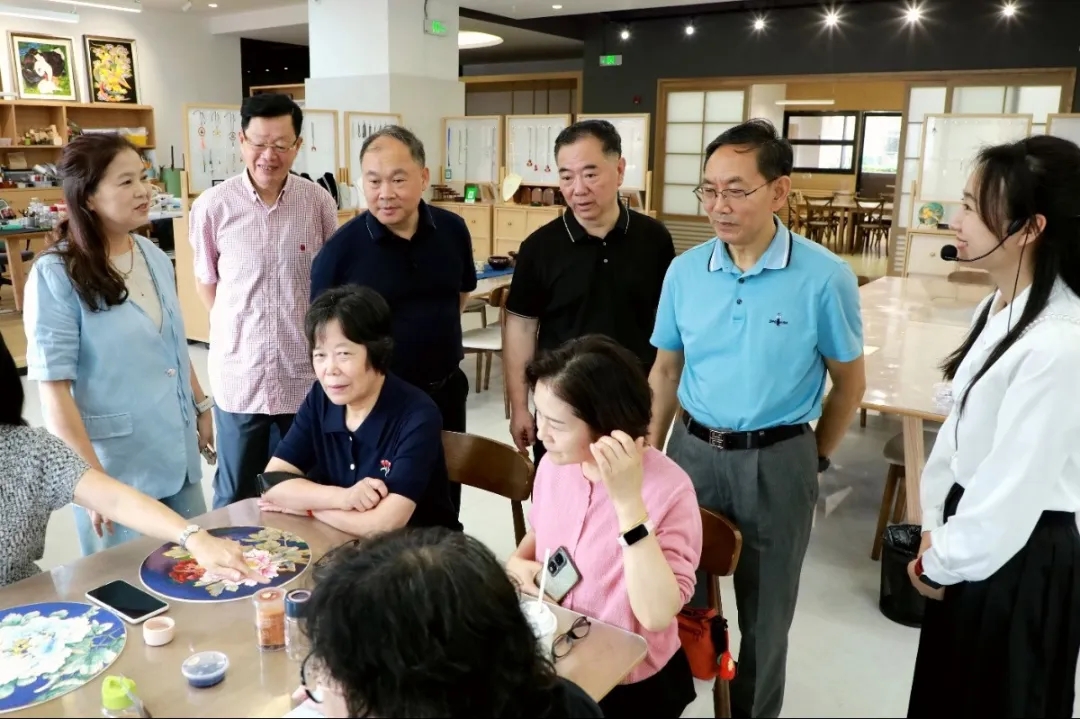 重慶市關工委赴渝中區調研關心下一代工作