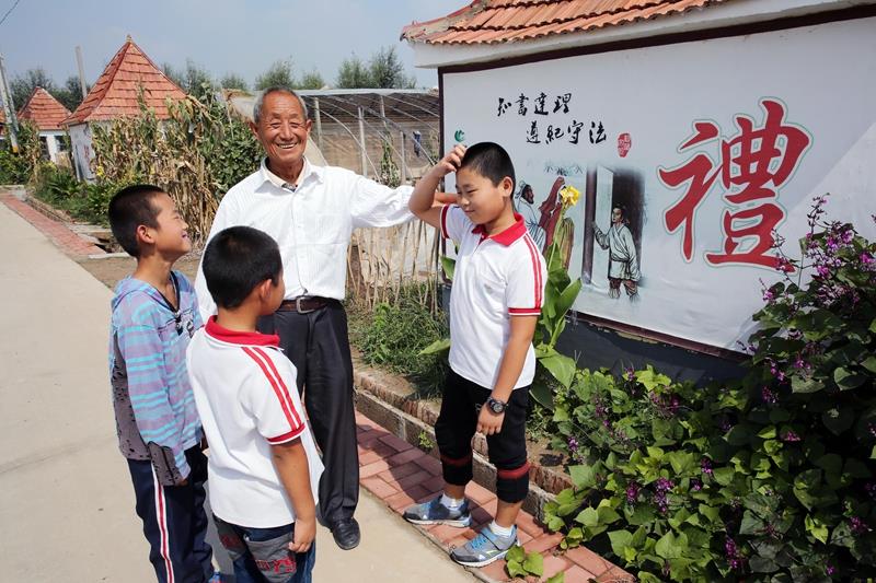 老驥伏櫪獻(xiàn)余熱 烈士暮年護(hù)新苗