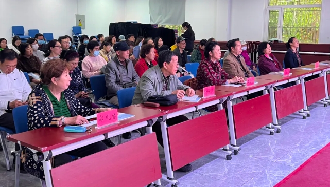 北京市石景山區(qū)關(guān)工委開展“傳播法律惠民 構(gòu)建文明街區(qū)”普法教育活動(dòng)