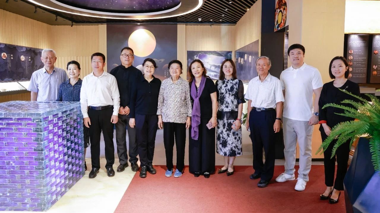 中國關工委主任顧秀蓮、全國部分城市關工委領導調研指導大連城市音樂館關心下一代工作