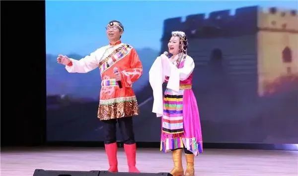 天津市關工委等單位聯合舉辦紀念毛澤東同志誕辰130周年演唱會